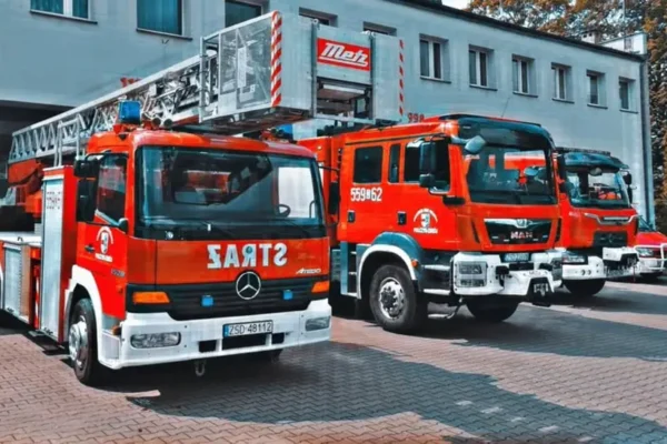 Dwa wyjazdy strażaków z Połczyna-Zdroju: siłowe wejście i pożar lodówki