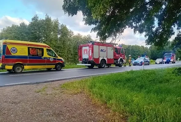 Wypadek w Przyrowie: auto dachowało, jedna osoba ranna