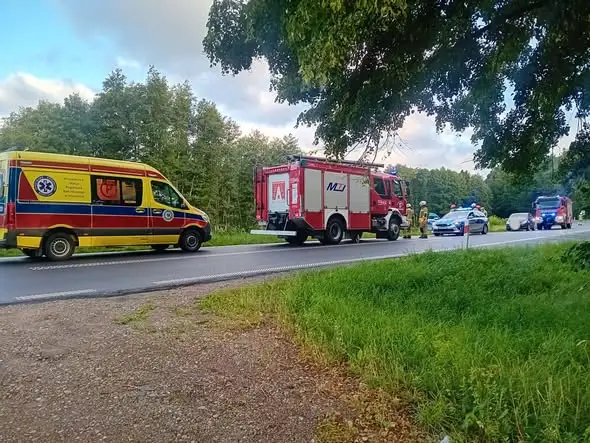 Wypadek w Przyrowie: auto dachowało, jedna osoba ranna