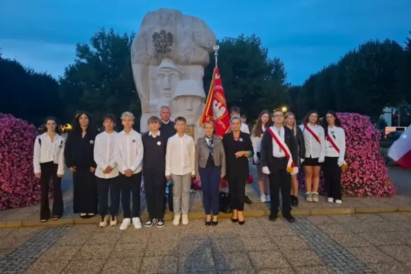 Uczniowie SP 2 w Świdwinie uczcili 87. rocznicę wybuchu II wojny światowej