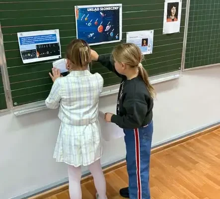 Lekcje odwrócone w klasie 3b – uczniowie przejmują rolę nauczycieli
